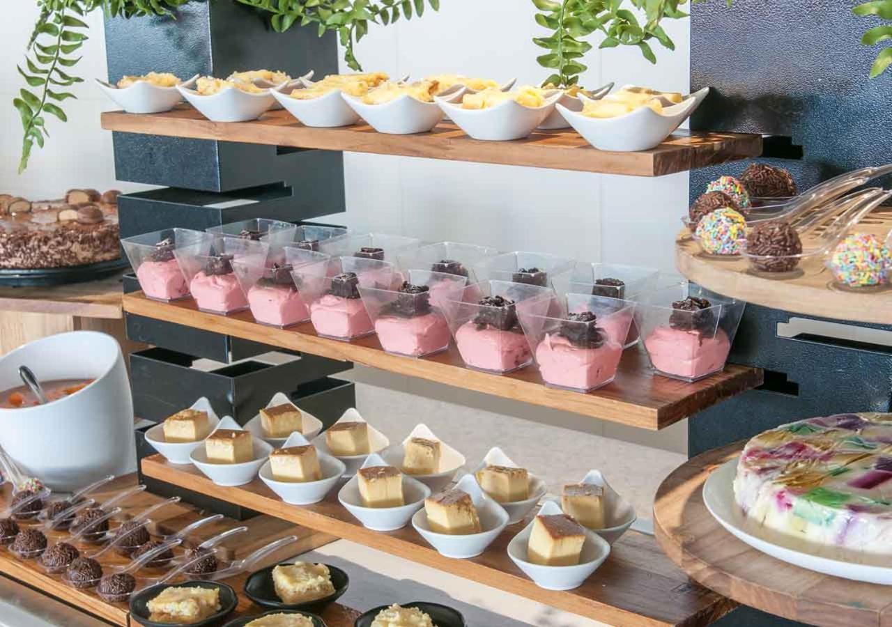 Enjoy Solar Das Aguas Park Resort Olímpia 外观 照片 A dessert buffet
